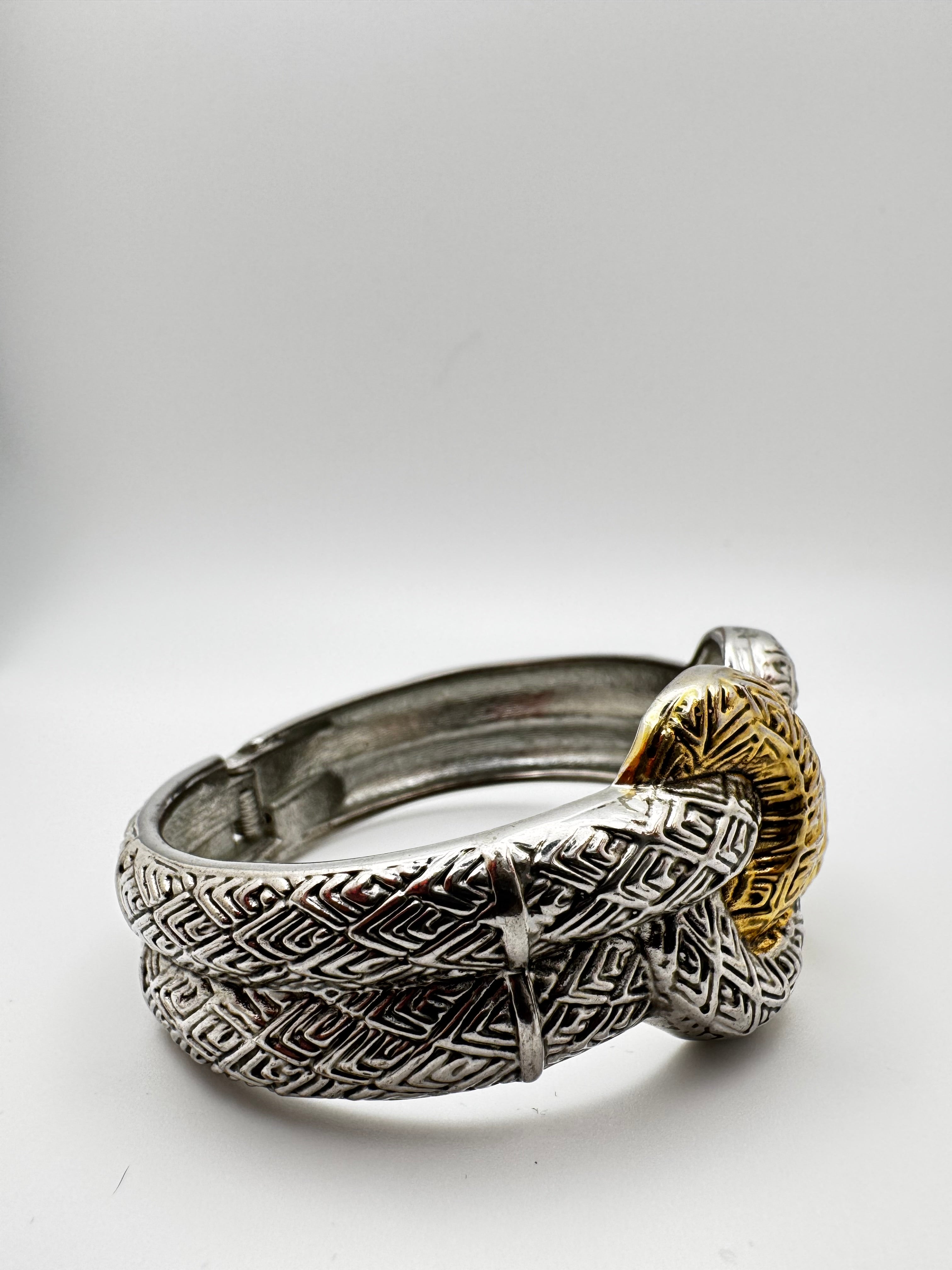 The Gordian Cuff