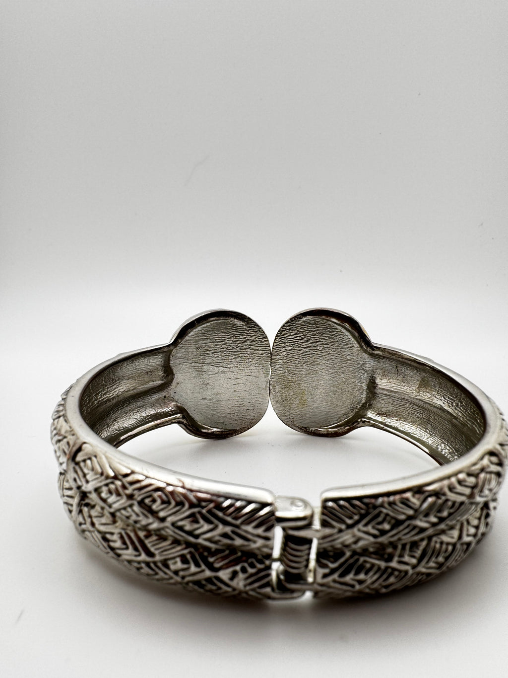 The Gordian Cuff