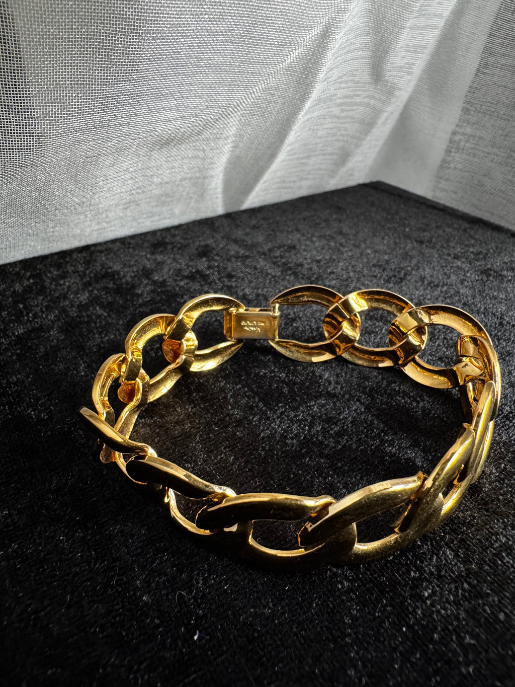 Vintage 1980s Napier Gold-Tone Chunky Curb Link Bracelet – Pat. 4774743