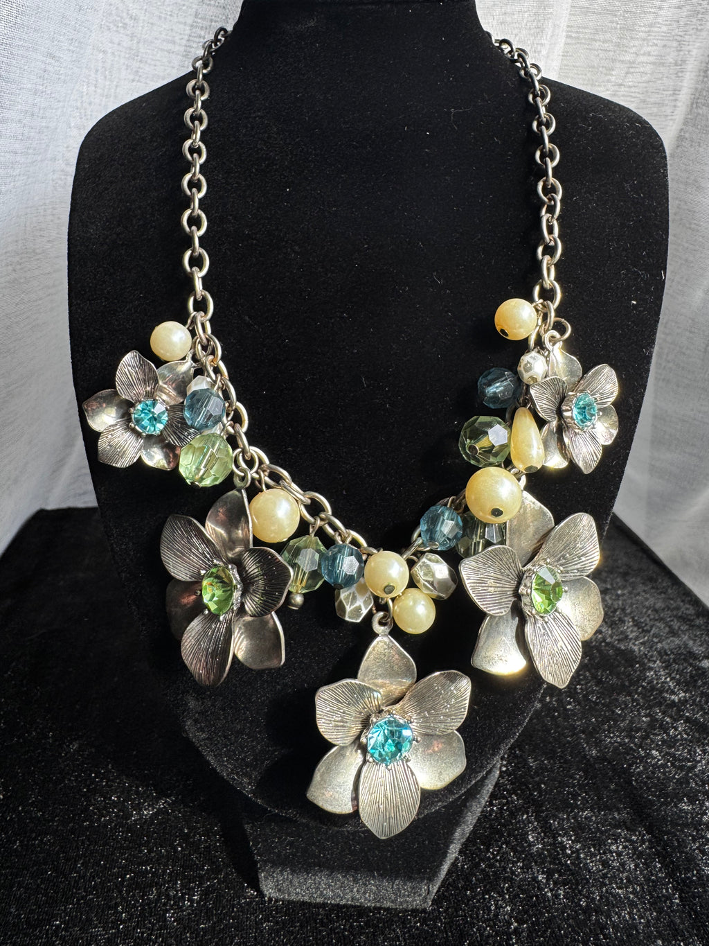 Premier Designs Garden Gate Floral Necklace