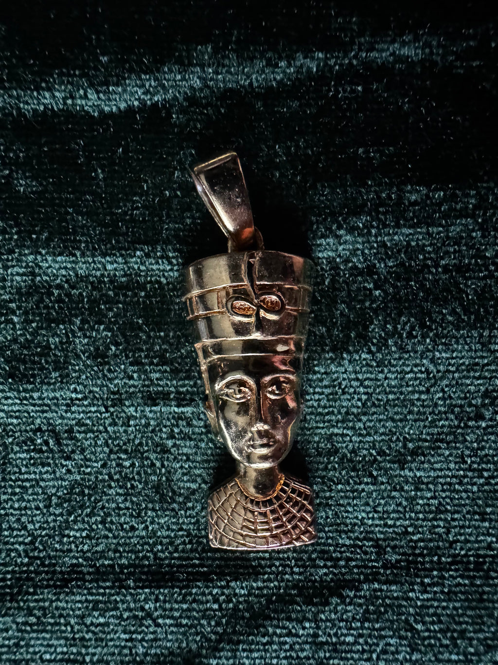Nefertiti Gold Plated Pendant – Egyptian Queen Statement Charm – Vintage Style