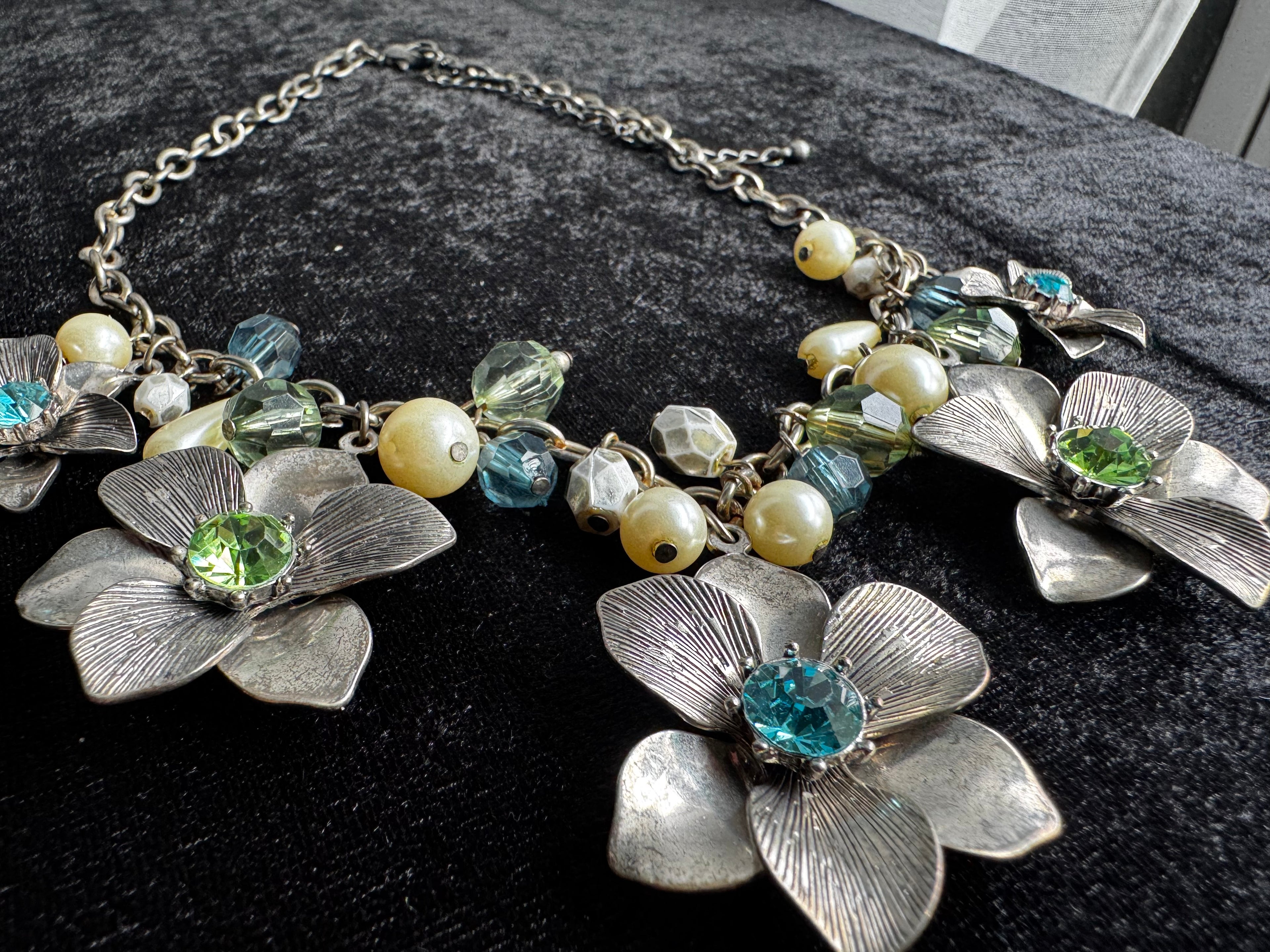 Premier Designs Garden Gate Floral Necklace